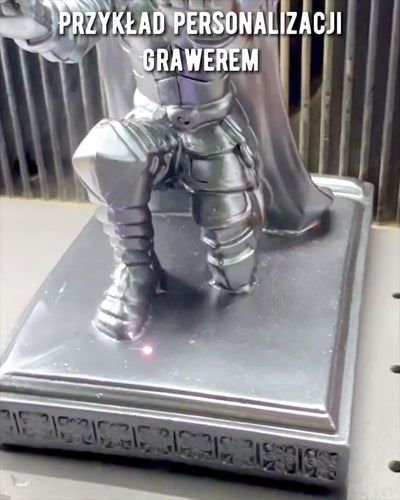 Suporte de Cavaleiro para telemóvel ou caneta, possibilidade de personalização com gravação para presente