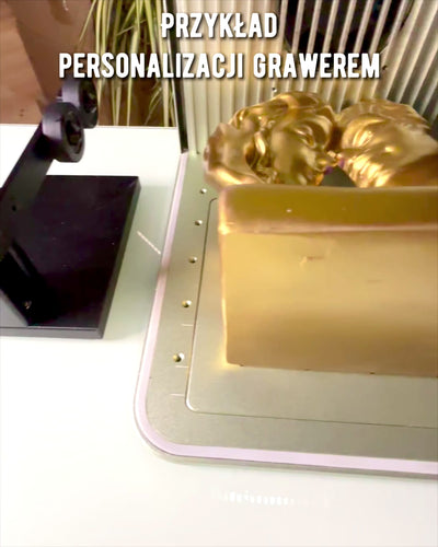 Figura "Złote Złączenie" - 13,5 cm de altura, Decorativa com Opção de Gravação