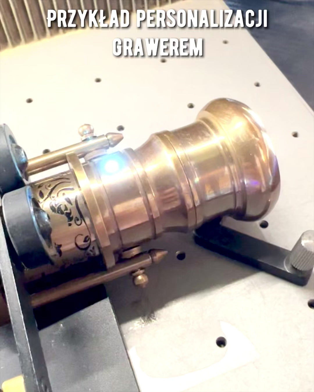 Bastão Navegador 2.0 com bússola e luneta oculta, possibilidade de personalização com gravação para presente