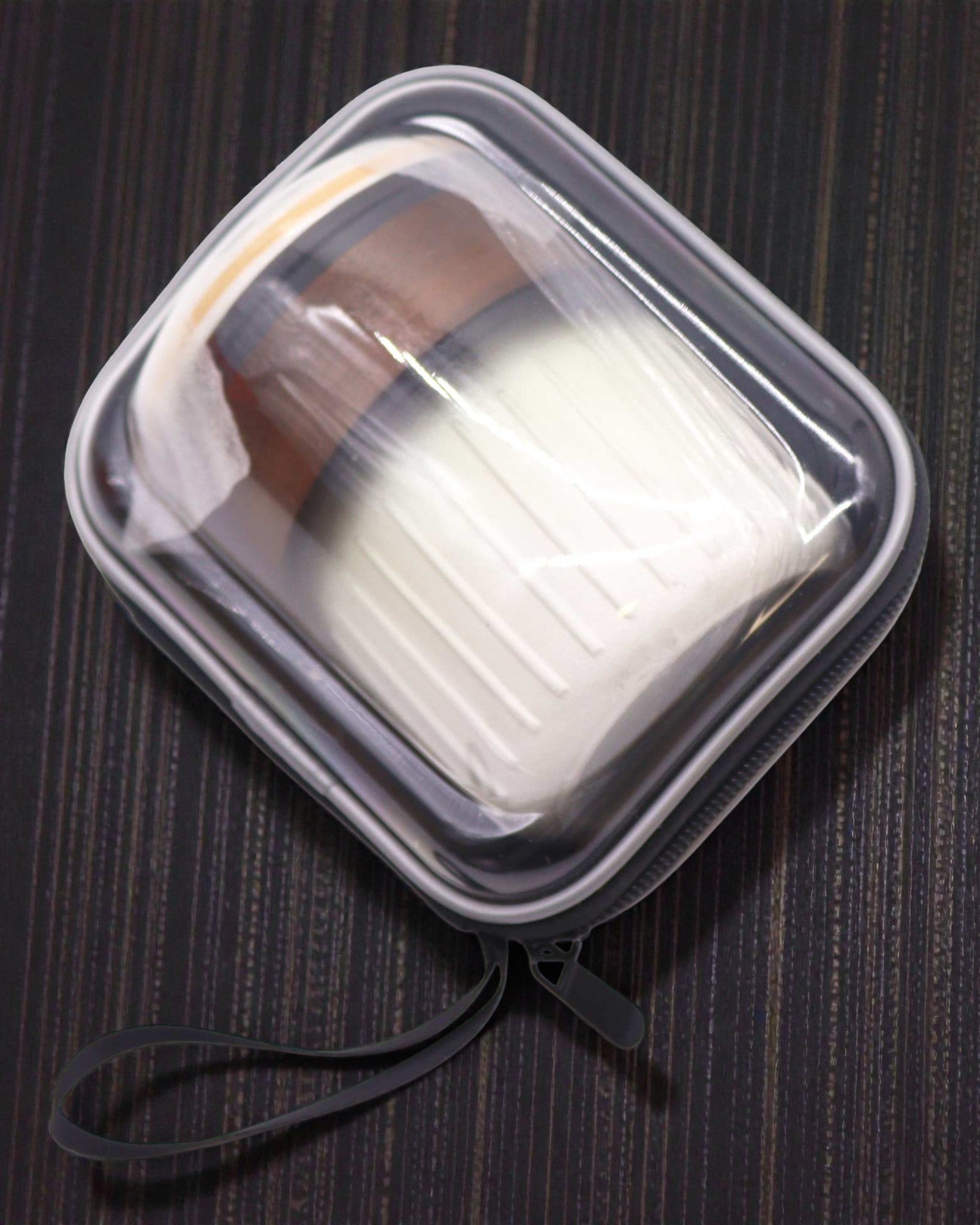 A Viagem de Três Amigos – Conjunto de Viagem em Cerâmica com Bule e 3 Copinhos