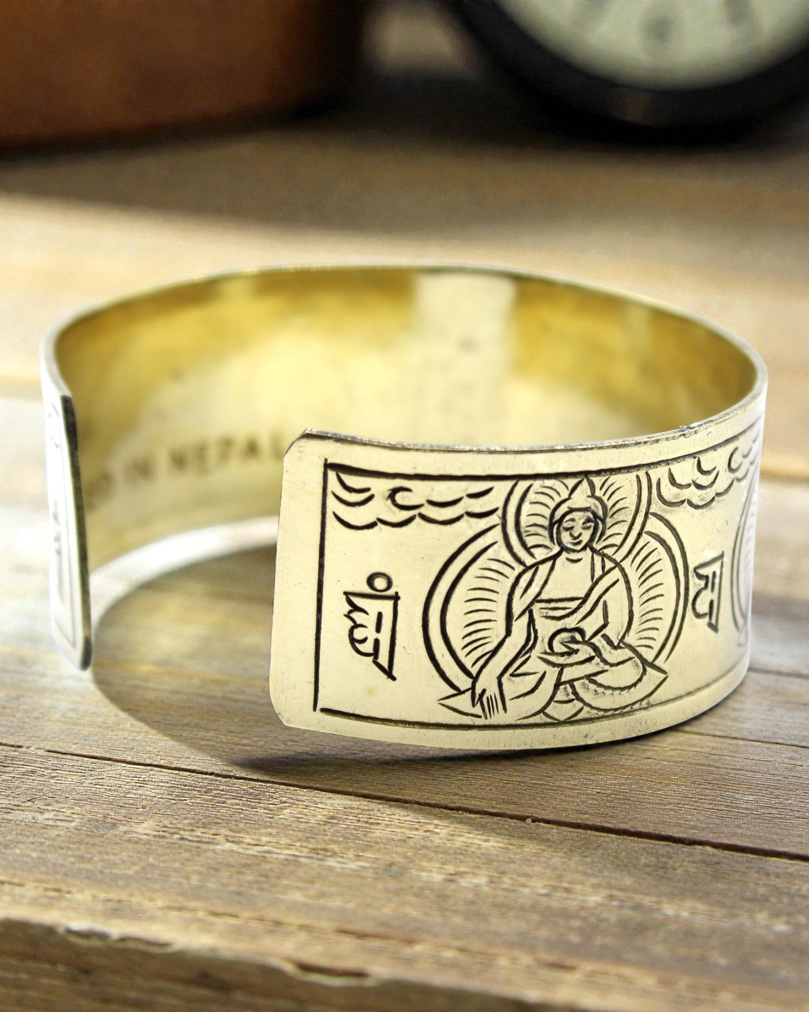 Pulseira Tibetana de Latão dos Cinco Budas – Proteção Espiritual