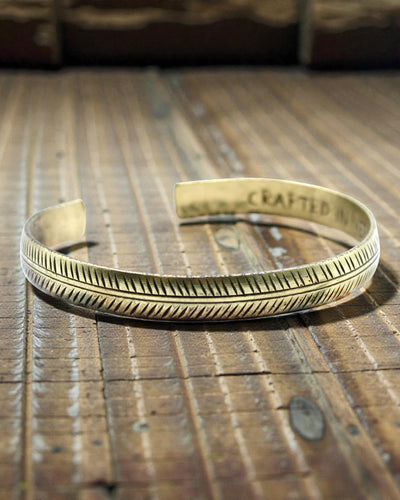 Pulseira Tibetana de Latão Natureza Subtil – Folha Estreita