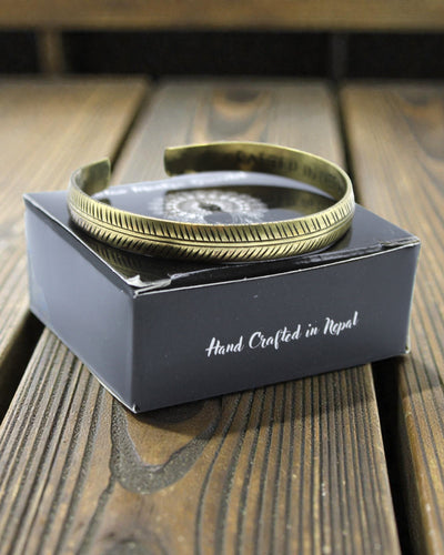 Pulseira Tibetana de Latão Natureza Subtil – Folha Estreita